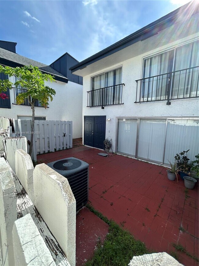 Building Photo - 15476 SW 85th Ln