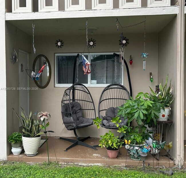 Building Photo - 7450 Miami Lakes Dr