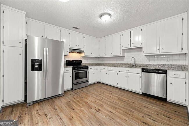 Building Photo - 1250 Mountain Springs Dr
