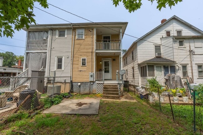 Building Photo - 124 S Kentucky Ave
