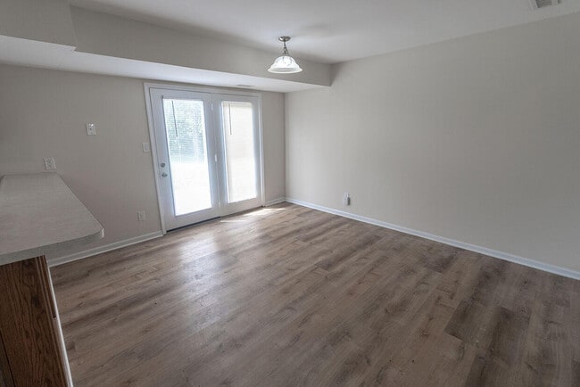 Building Photo - 1916 Mirtle Grove Ct