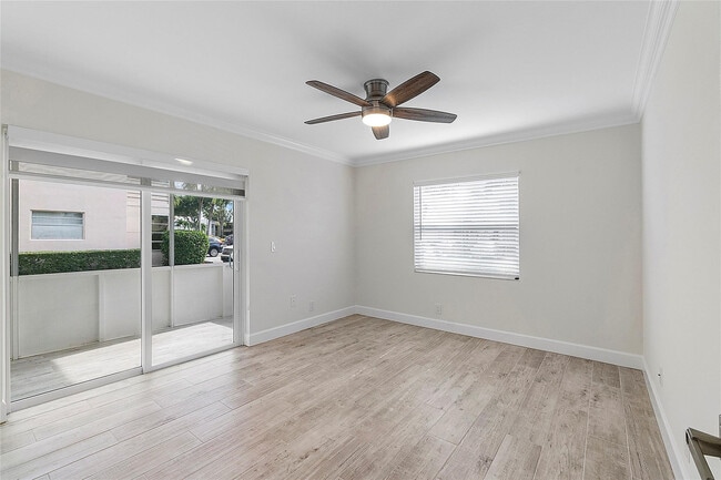 Building Photo - 347 Capri H