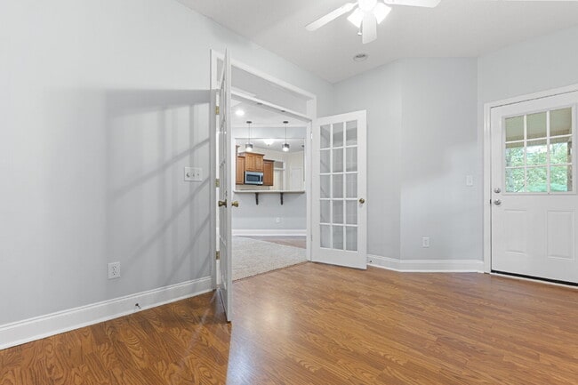 Building Photo - 406 Aspen Ct
