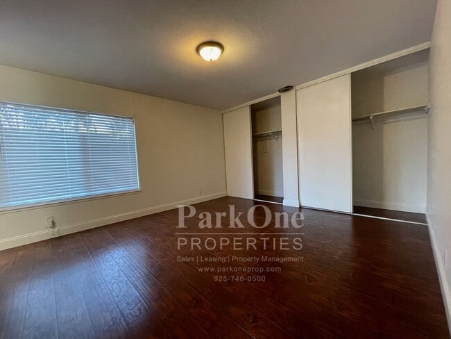 Building Photo - Nicely Update Home Now Available in the Crossings