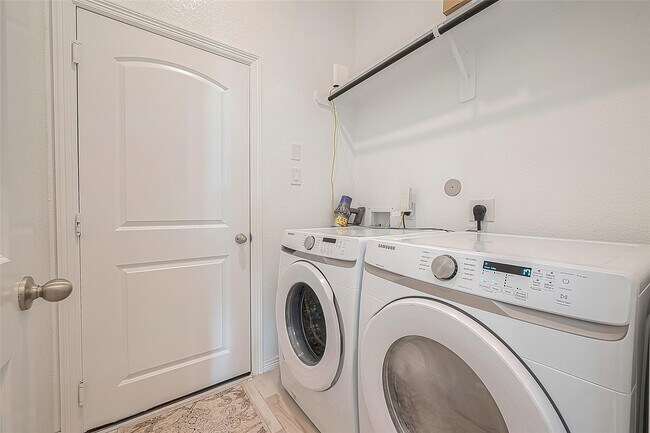 Building Photo - 1838 Smithers Landing Dr
