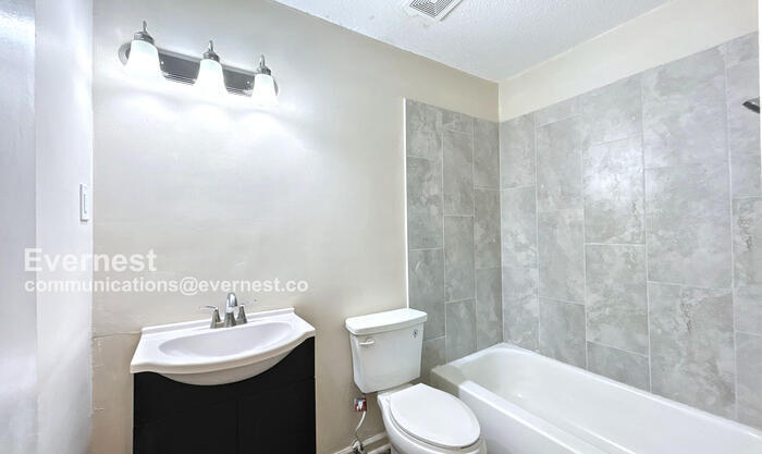 Building Photo - 3886 Camelia Cove