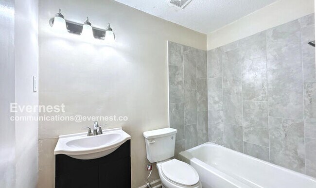 Building Photo - 3886 Camelia Cove