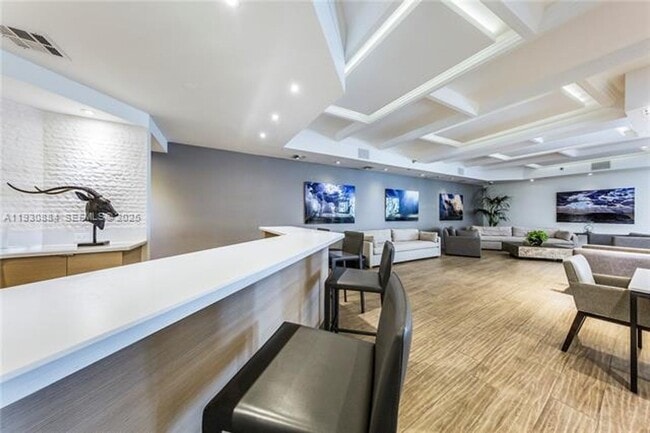 Building Photo - 100 Lincoln Rd