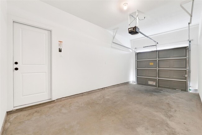 Building Photo - 3210 Frying Pan Pl