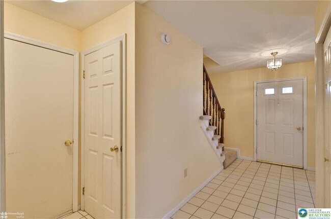 Building Photo - 4059 Wedgewood Rd