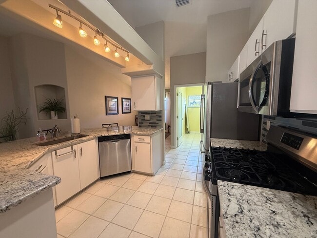 Building Photo - Beautiful 3 bedroom, 2 Bathroom home in the Turnbull Bay Golf Course Community