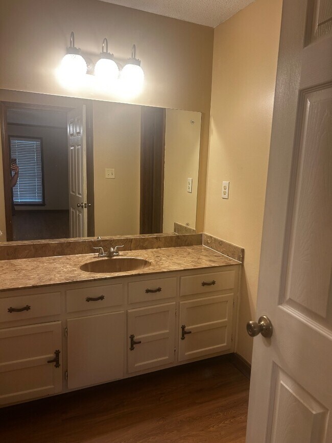 Building Photo - 500 Bedlington Dr