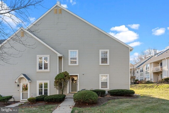 Building Photo - 616 Society Pl