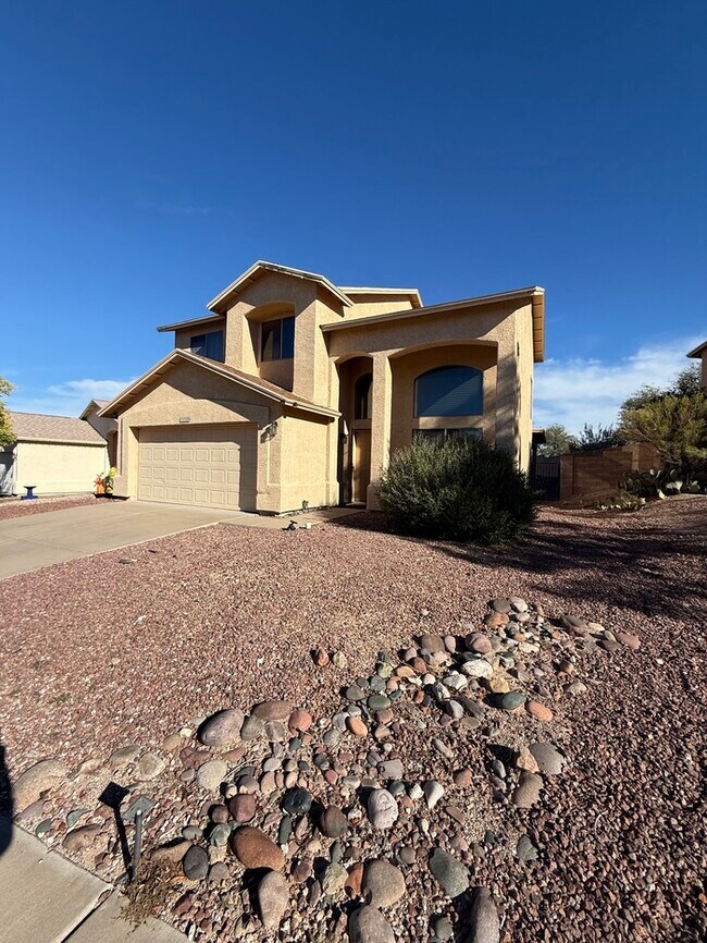 Building Photo - HOUSE FOR RENT