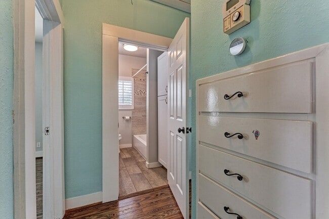 Building Photo - 711 Granberry St