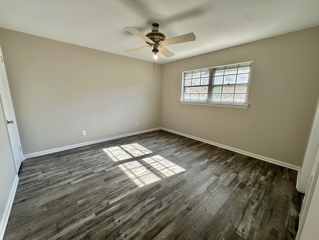 Building Photo - 2805 2nd Pl NW