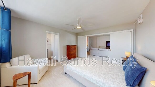 Building Photo - 2442 Kuhio Ave