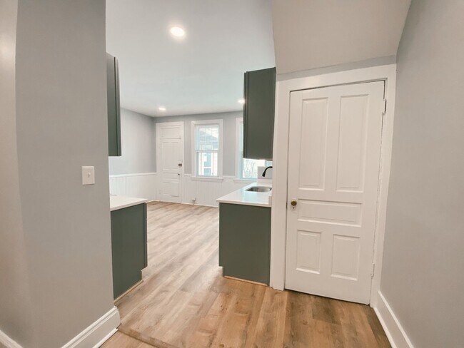 Building Photo - NEWLY RENOVATED 2  BEDROOM IN THE HEART OF MOUNT OLIVER!