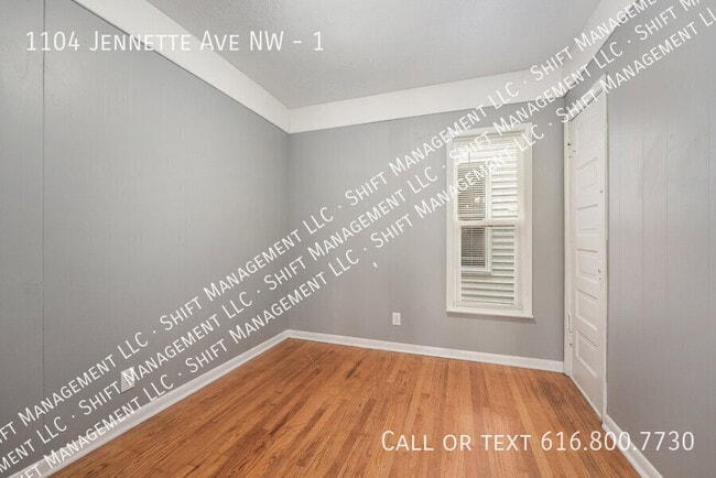 Building Photo - 1104 Jennette Ave NW