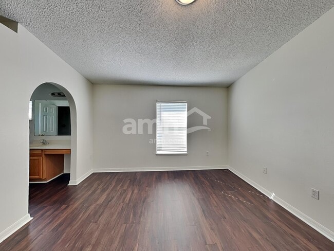 Building Photo - 8058 Misty Meadow Ct N