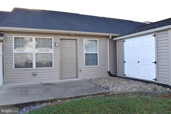 Building Photo - 2807 Roosevelt Dr