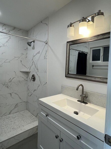 Building Photo - 137 Carnation Ave