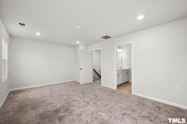 Building Photo - 742 Cormiche Ln