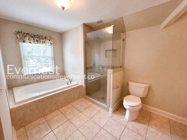 Building Photo - Spacious Living with Modern Amenities: Off-Street Parking, Deck, and Patio | Available Now!