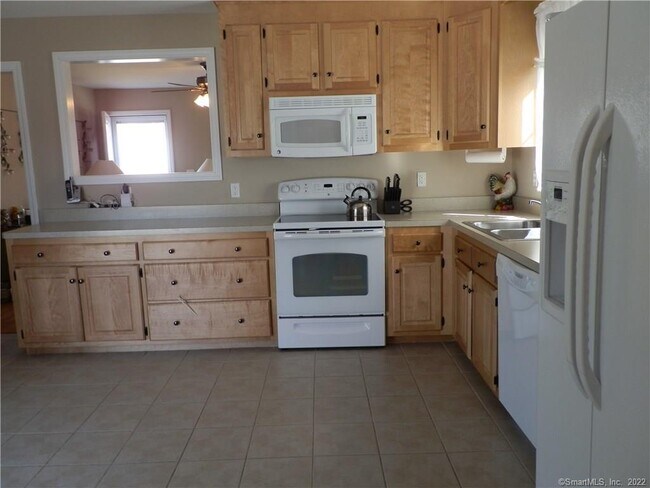 Building Photo - 123 Birdsey Ave