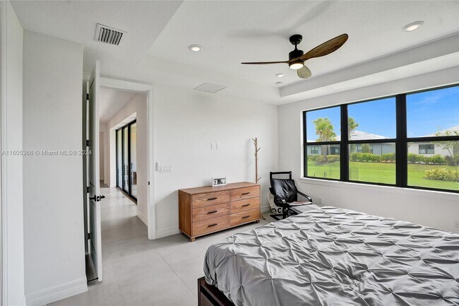 Building Photo - 4536 Silverwood Ln N