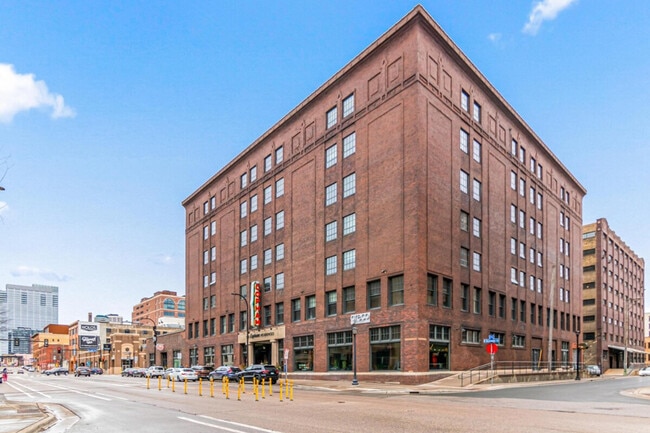 Building Photo - 606 N Washington Ave