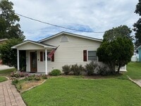 Building Photo - Fabulous 3 bedroom 2 bath in waterfront community!