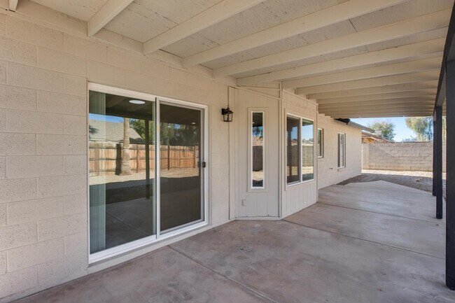 Building Photo - 6934 W McLellan Rd