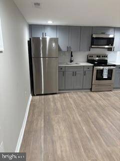 Building Photo - 820 Xenia St SE