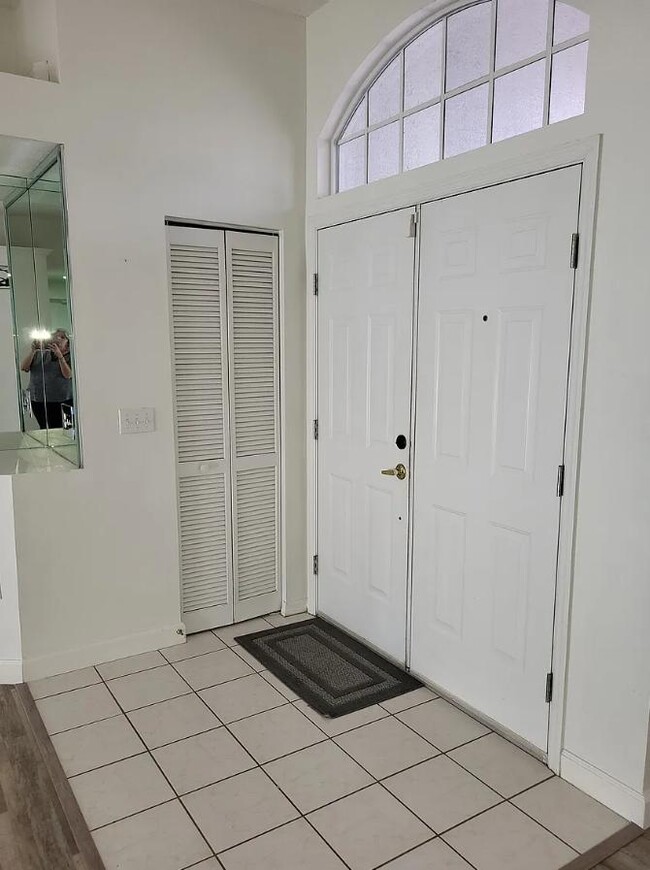 Building Photo - 7748 Burnet Ln