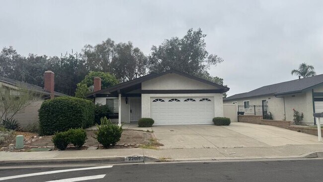 Primary Photo - 22691 Via Santa Maria