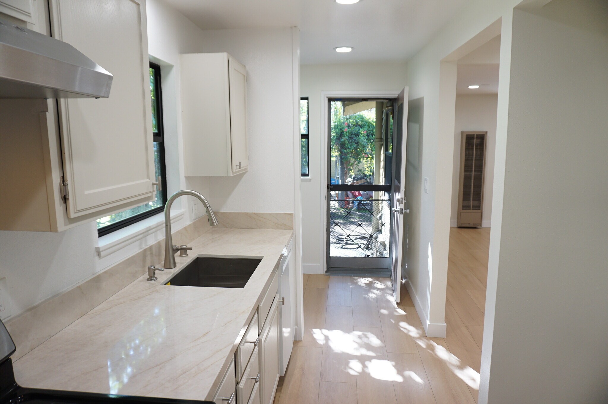 Building Photo - 3948 Pennsylvania Ave