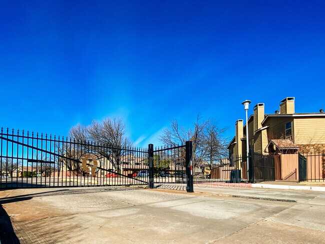 Building Photo - 14443 N Pennsylvania Ave