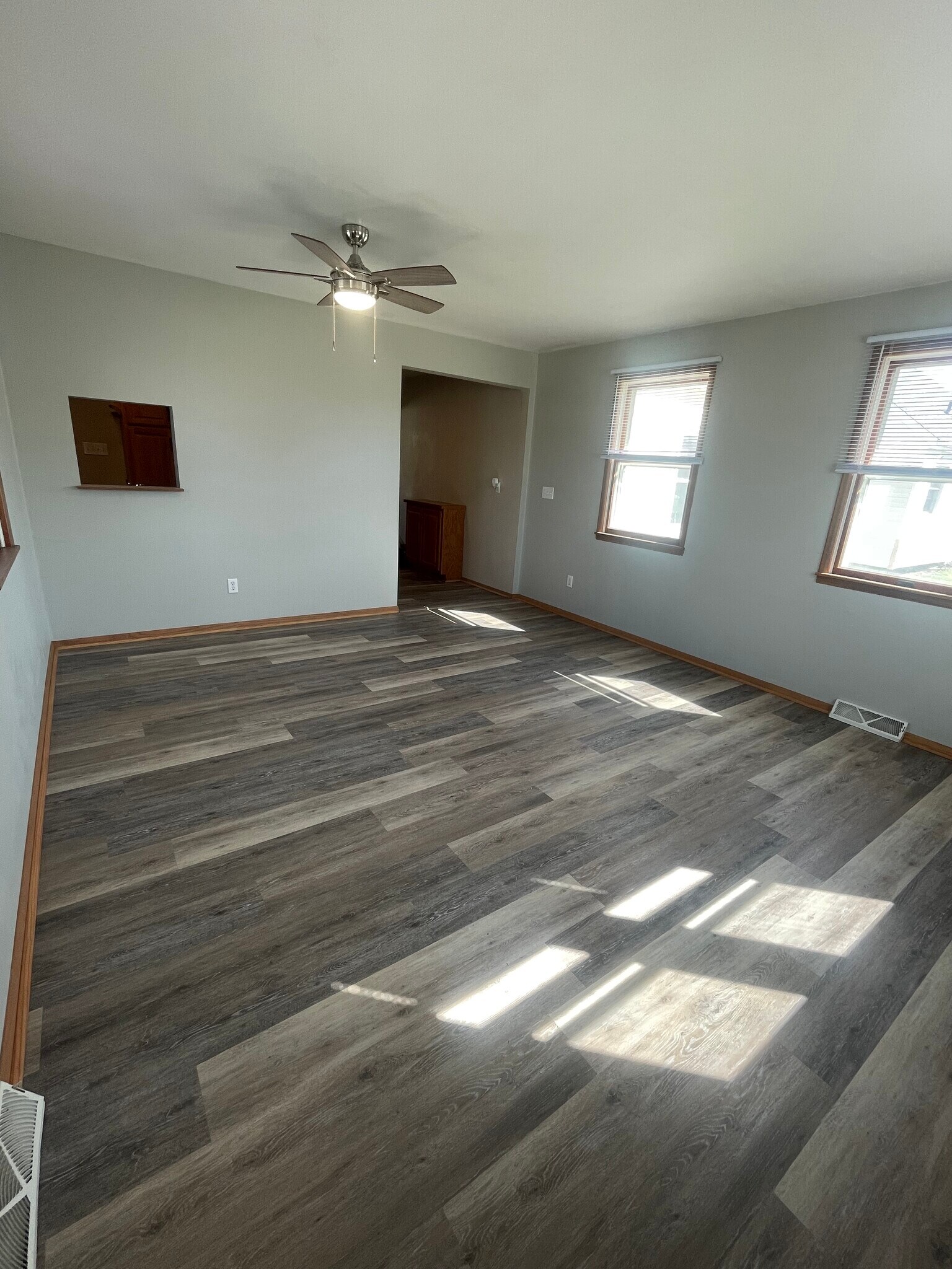 Building Photo - 1422 9th St NW