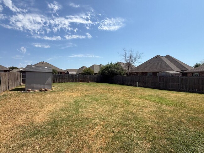 Building Photo - 3-bedroom, 2-bath home with a dedicated study located in The Creeks at Wimberley