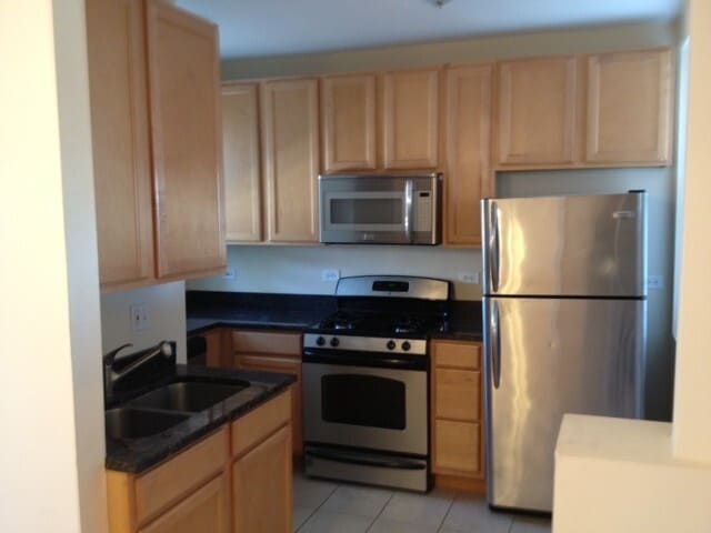Primary Photo - 3608 W Dickens Ave