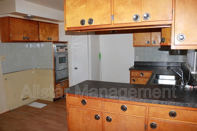 Building Photo - 26601 Lakeshore Blvd