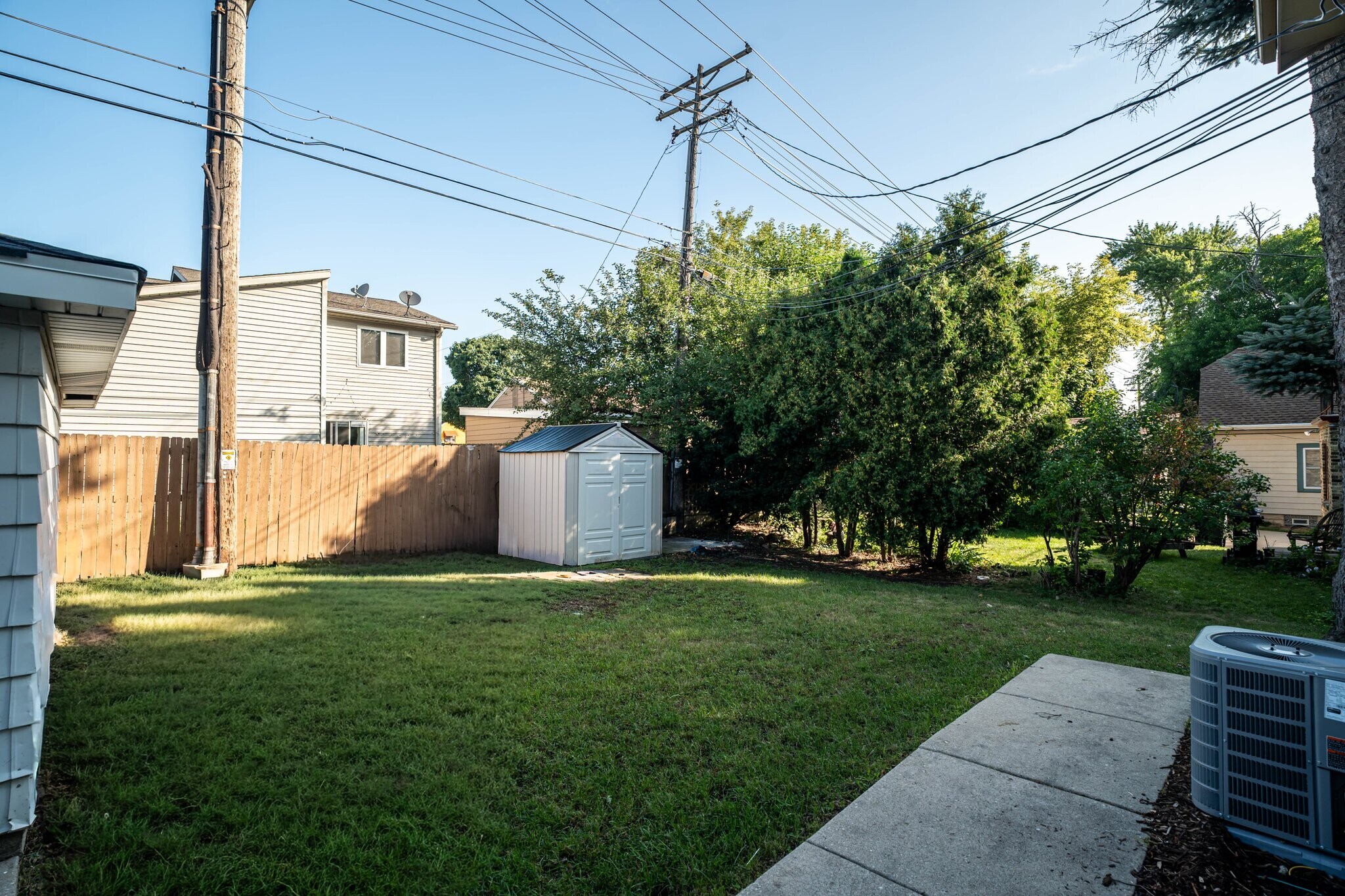 Building Photo - 4956 W Midland Dr