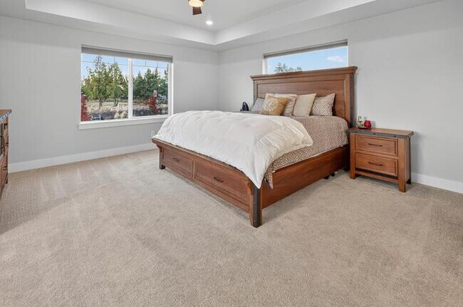 Building Photo - Attractive Modern Easton 3 Bedroom Home