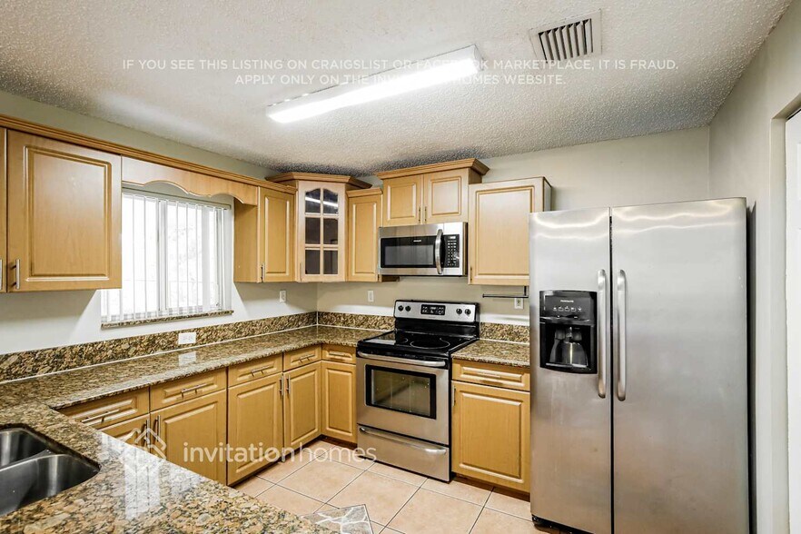 Building Photo - 2300 SW 106th Ave