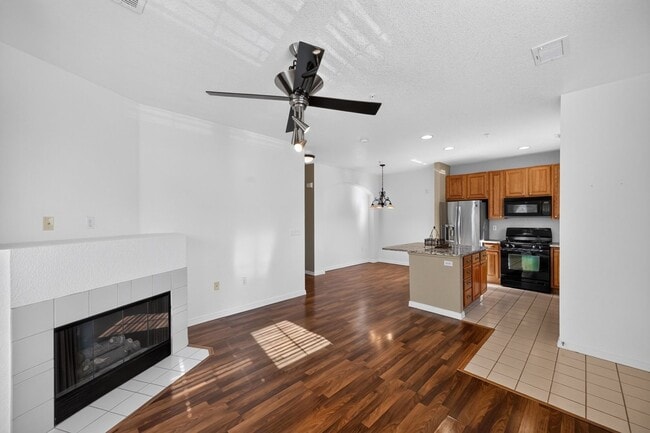 Building Photo - 9441 Ashbury Cir