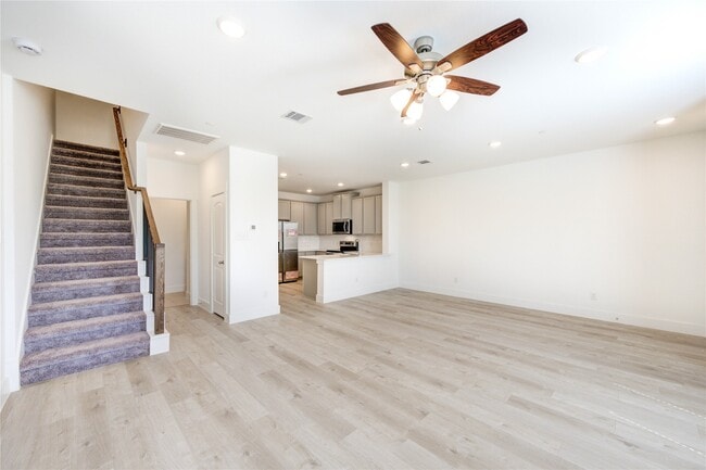 Building Photo - 11914 Carvalho Dr