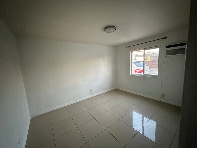 Building Photo - 14424 Flallon Ave