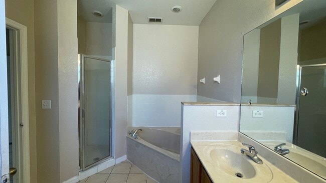 Building Photo - 506 Parsley Ct