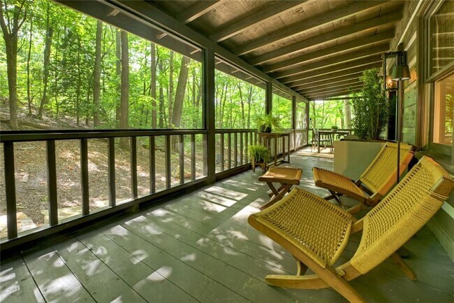 Building Photo - 545 Chestnut Ridge Cir